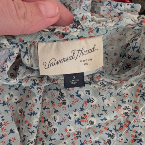 Universal Thread Peasant Top - Picture 4 of 4